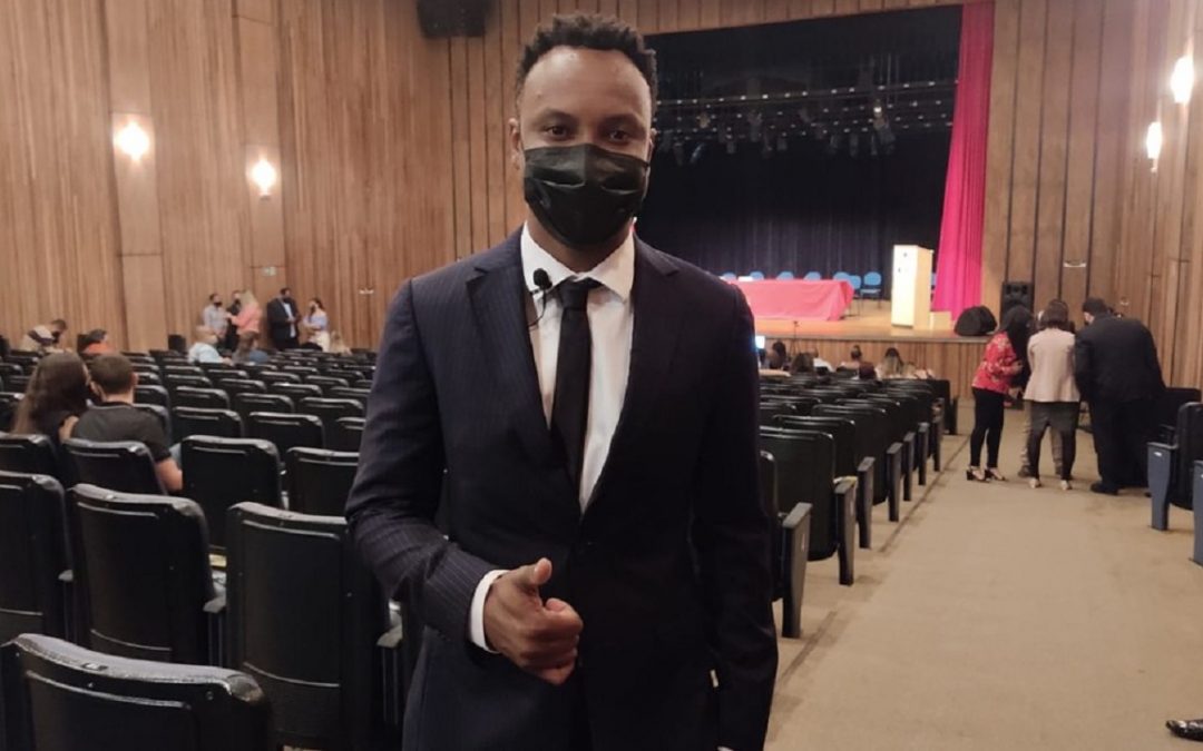 Câmara de Presidente Prudente homenageia Thiaguinho em sessão solene
