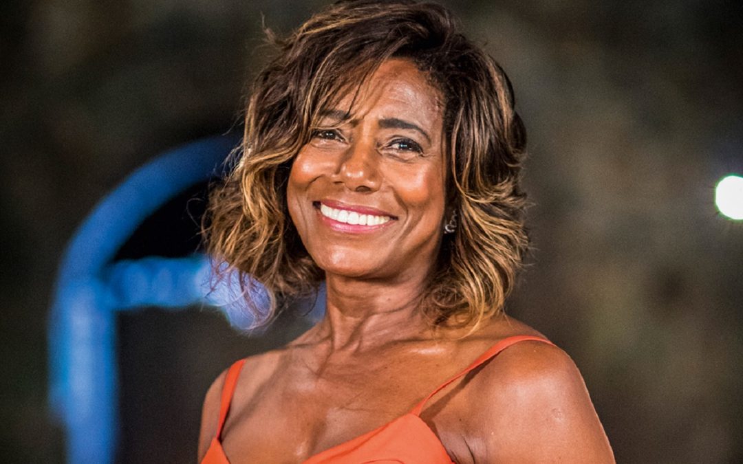 Gloria Maria será mestre de cerimônia do Troféu Raça Negra, realizado em São Paulo
