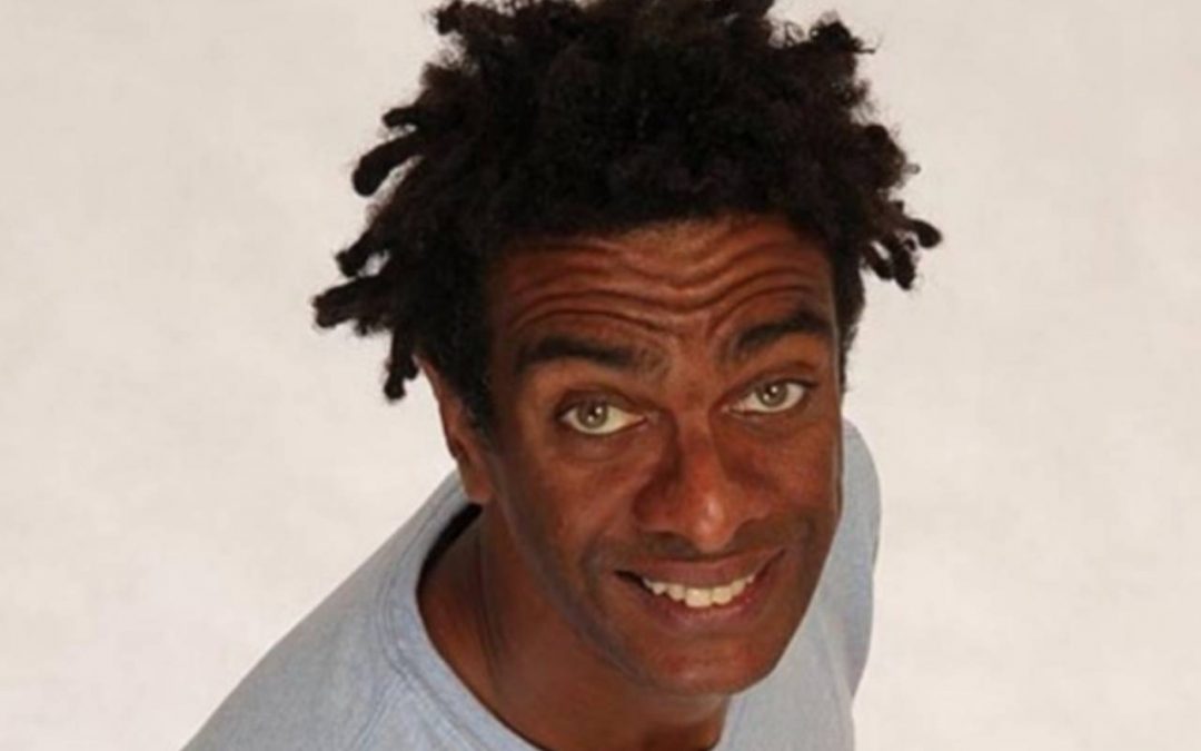 Hélio de la Peña se apresenta com humoristas no ‘Pretaria Comedy’, em Vitória