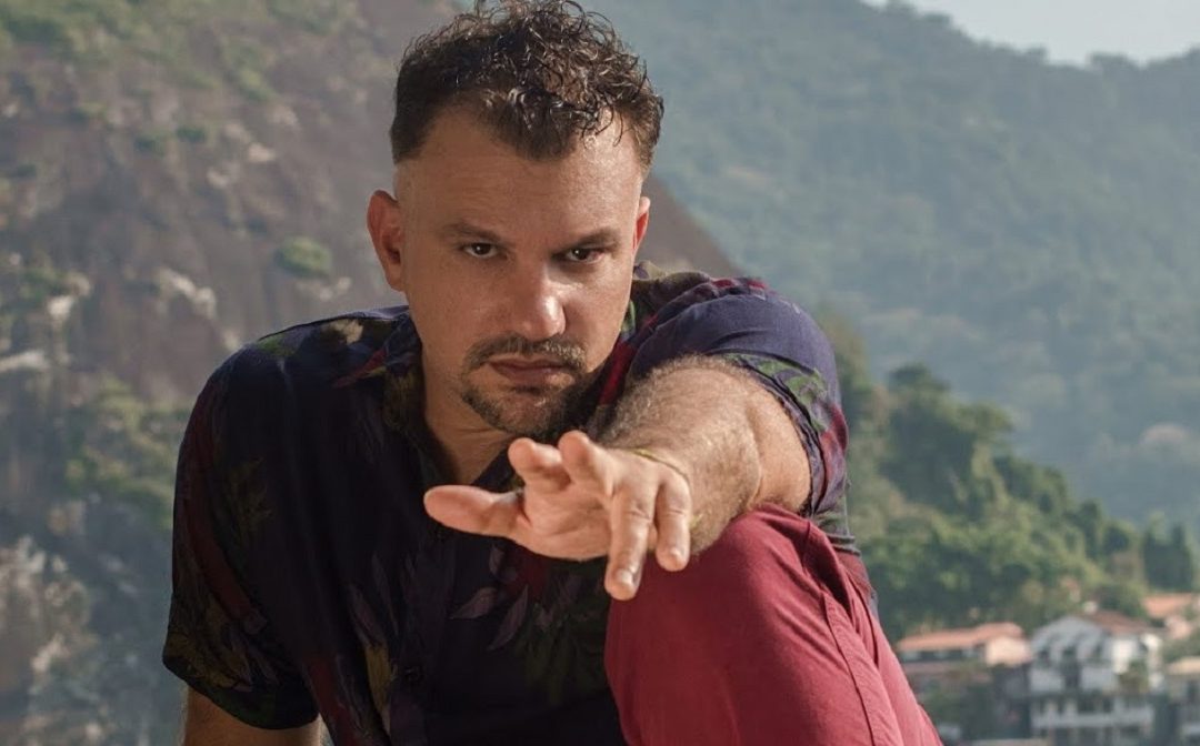 Cantor Gustavo Macacko lança música com participação de Elisa Lucinda