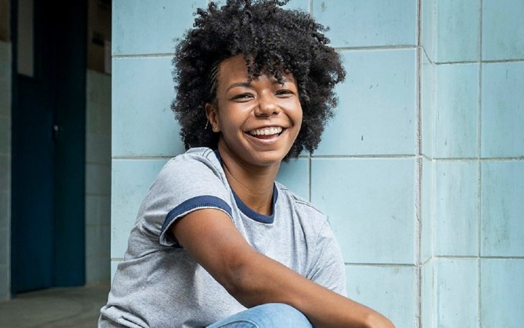 No ar na novela das 19h, Camila Rocha estreia longa-metragem na França
