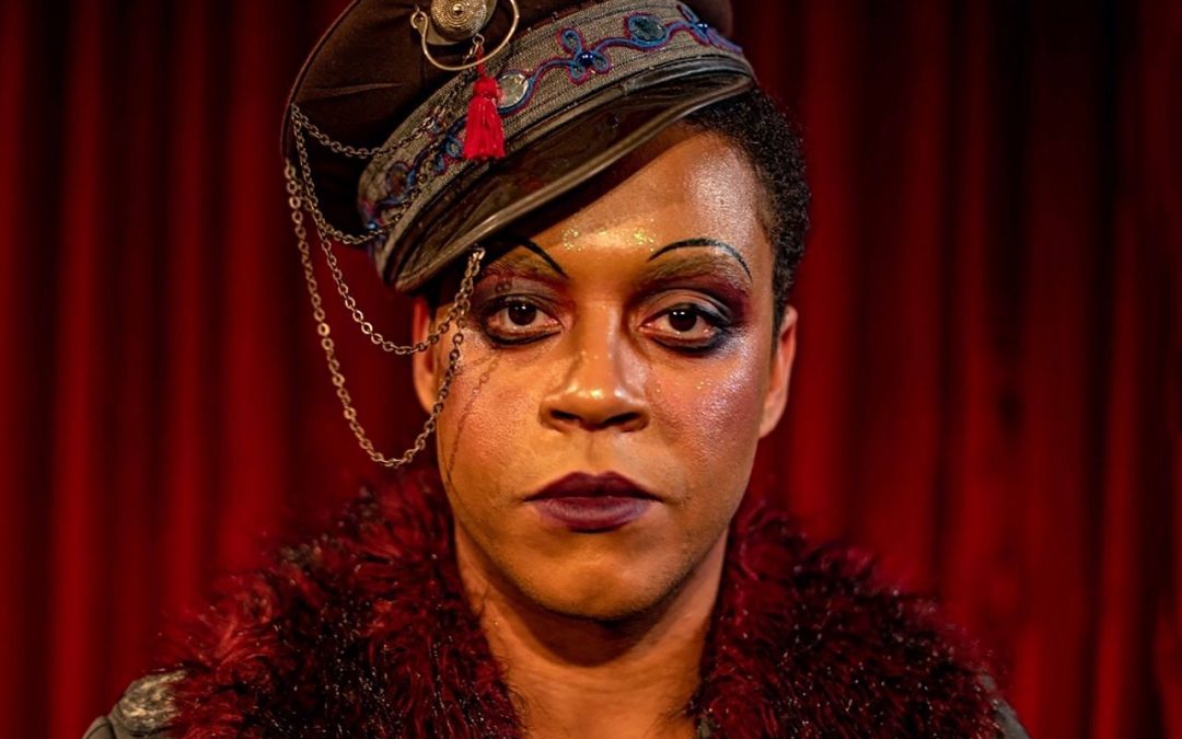 Ator detalha ‘Cabaret dos Bichos’, adaptação do clássico de George Orwell