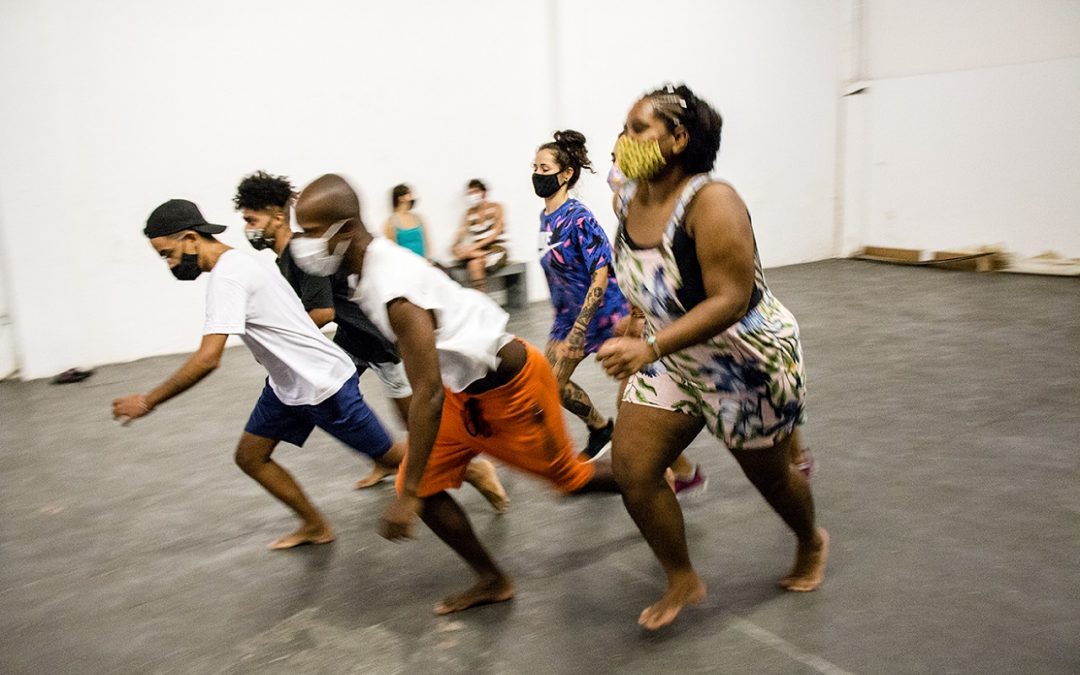 Observatório de Favelas prorroga inscrições para edital da Escola Livre de Artes