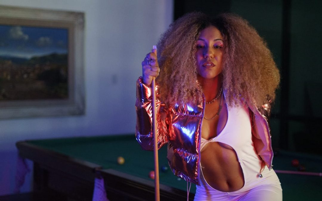 Revelação do trap no Brasil, cantora Phane lança o clipe do single ‘Maria Gueixa’