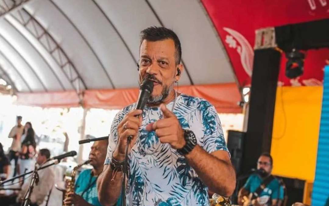 Morre aos 58 anos Marcelo Sena, vocalista da banda Coisa Nossa