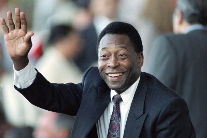 Emoção de milhares de fãs, presença de Lula e ausência de jogadores do penta marcam velório de Pelé