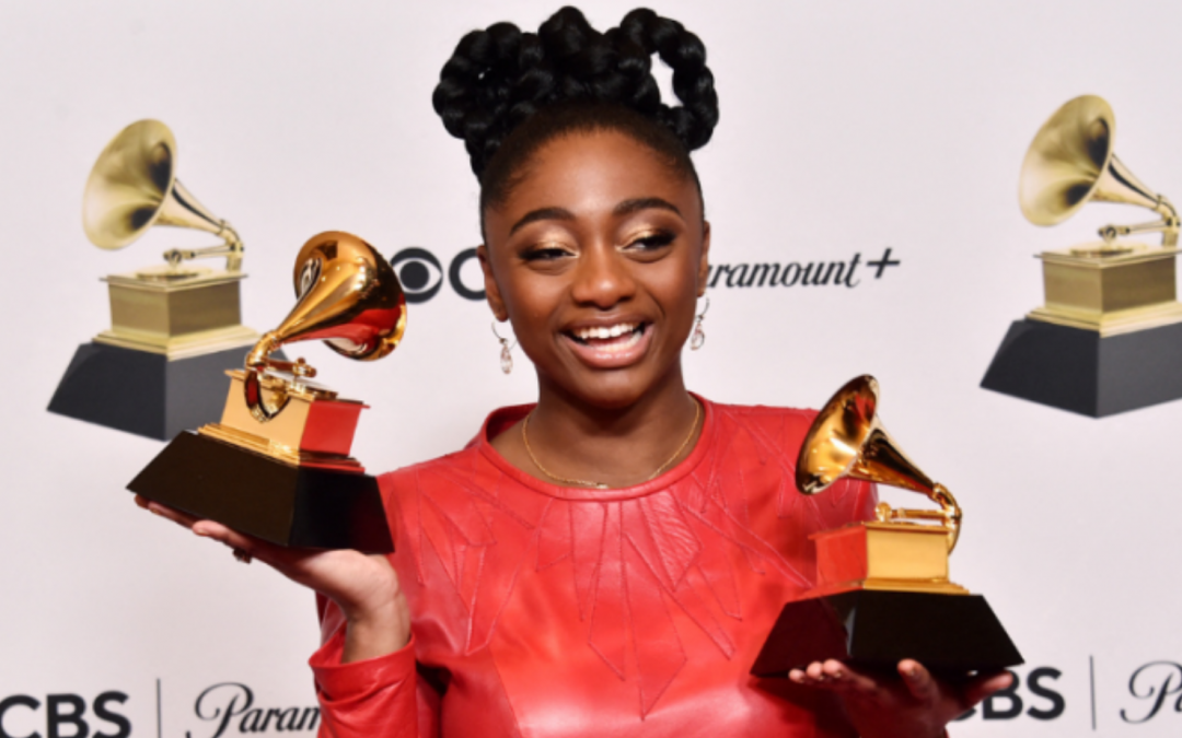 Brasileiros xingam Samara Joy, cantora de 23 anos que venceu Anitta no Grammy