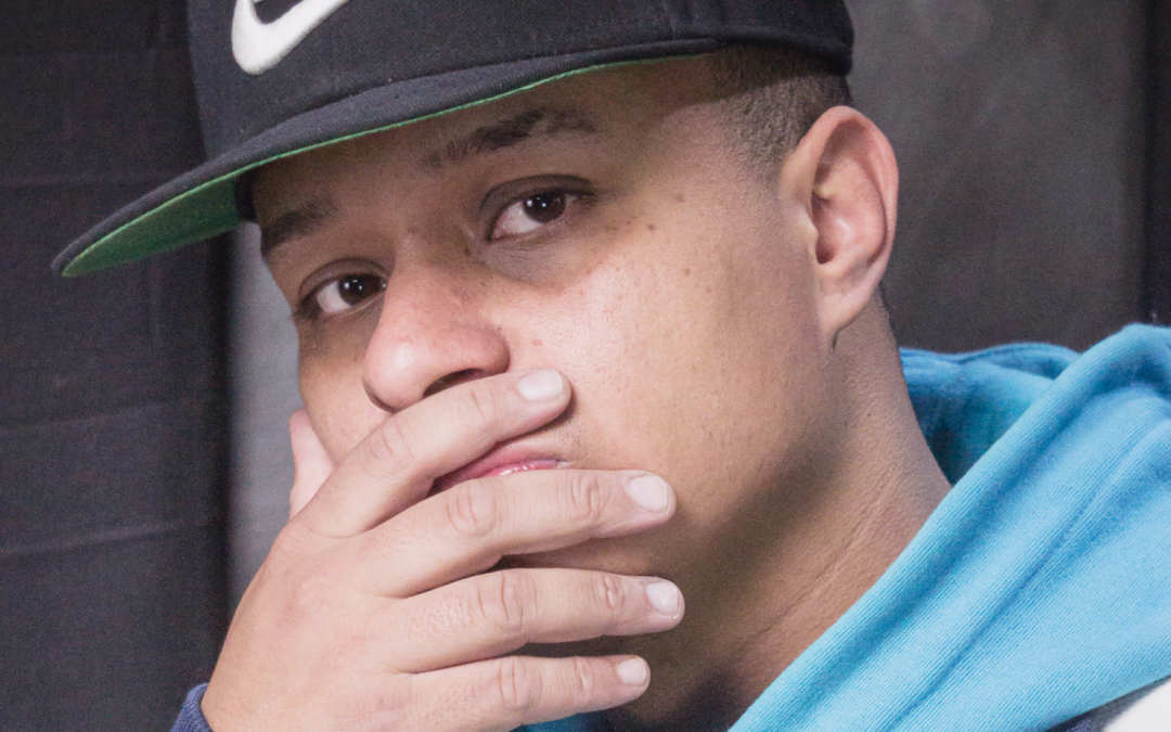 Rapper Sarin lança  primeiro single pela KL Música, selo de KL Jay dos Racionais