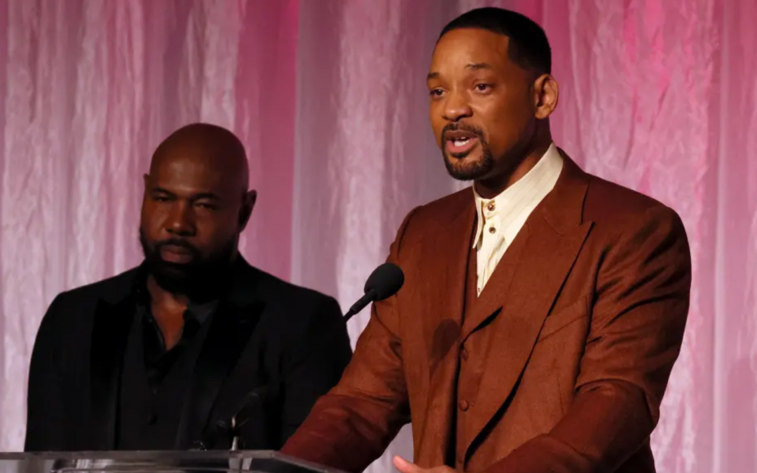 Will Smith volta a receber um prêmio da indústria após tapa em Chris Rock