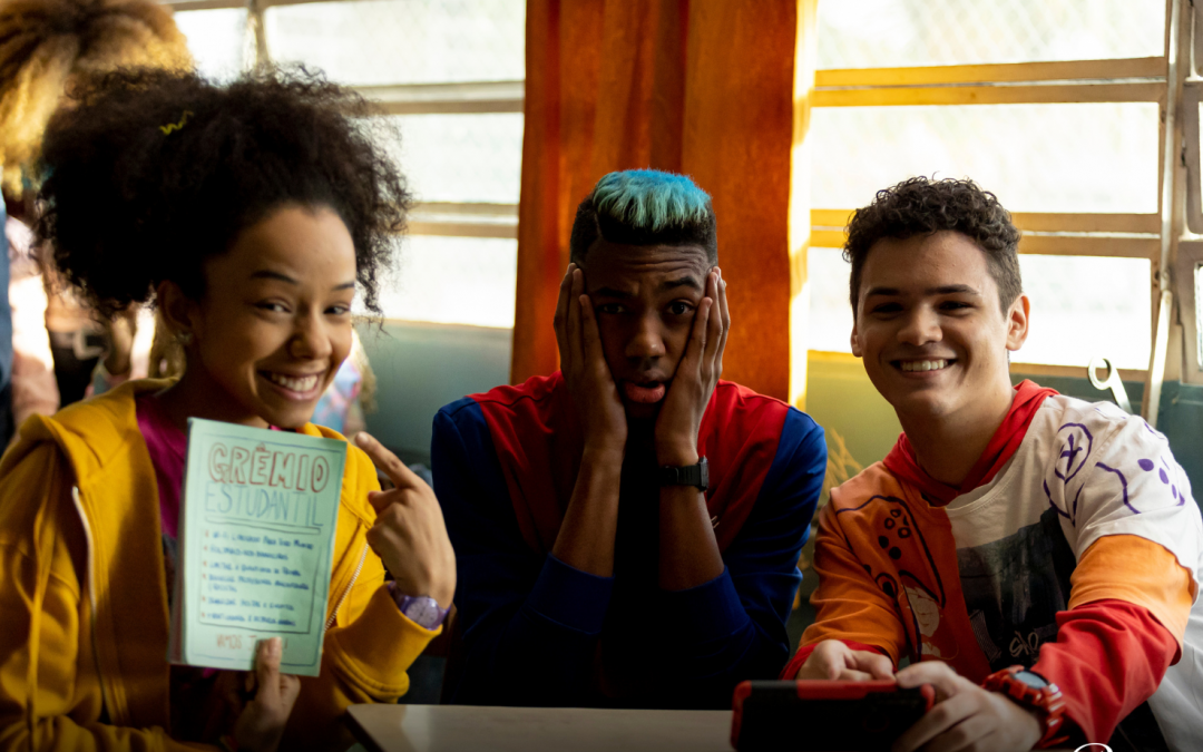 “Escola de Quebrada” estreia na Paramount+ trazendo a estética de quebrada com humor e sem violência