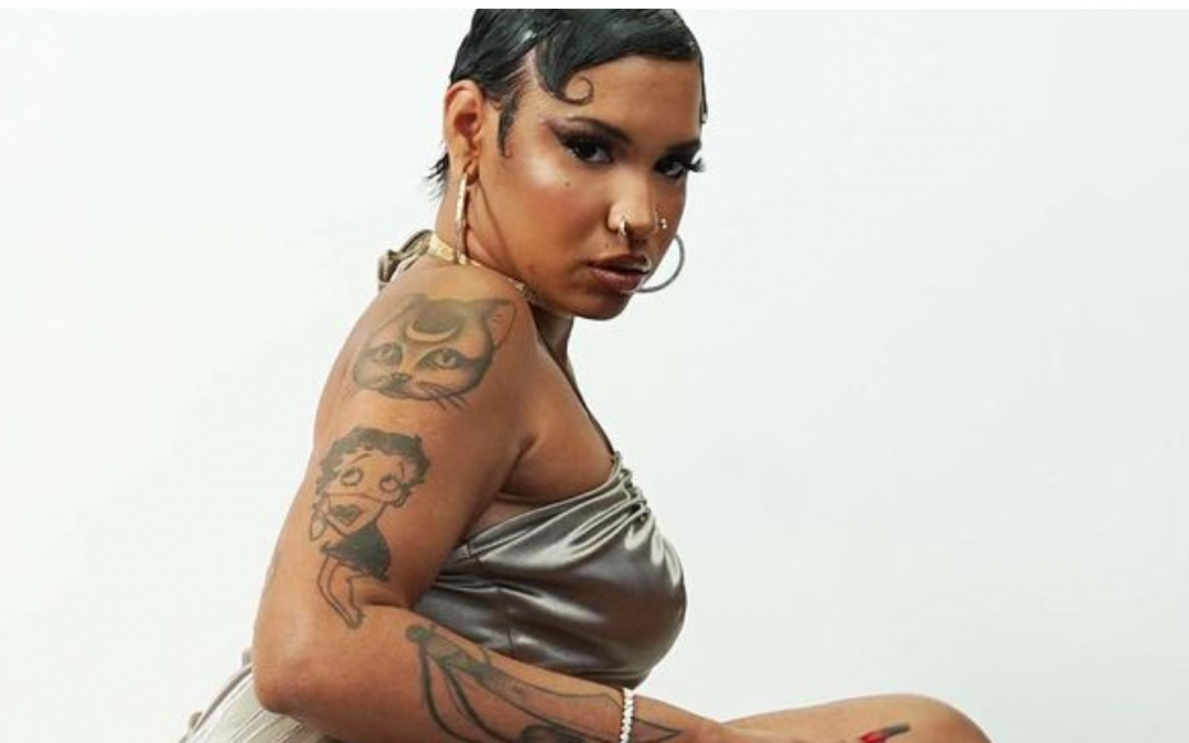 MC Taya lança “Betty”, primeiro EP da carreira, e traz referências  do funk, rap, rock e trap