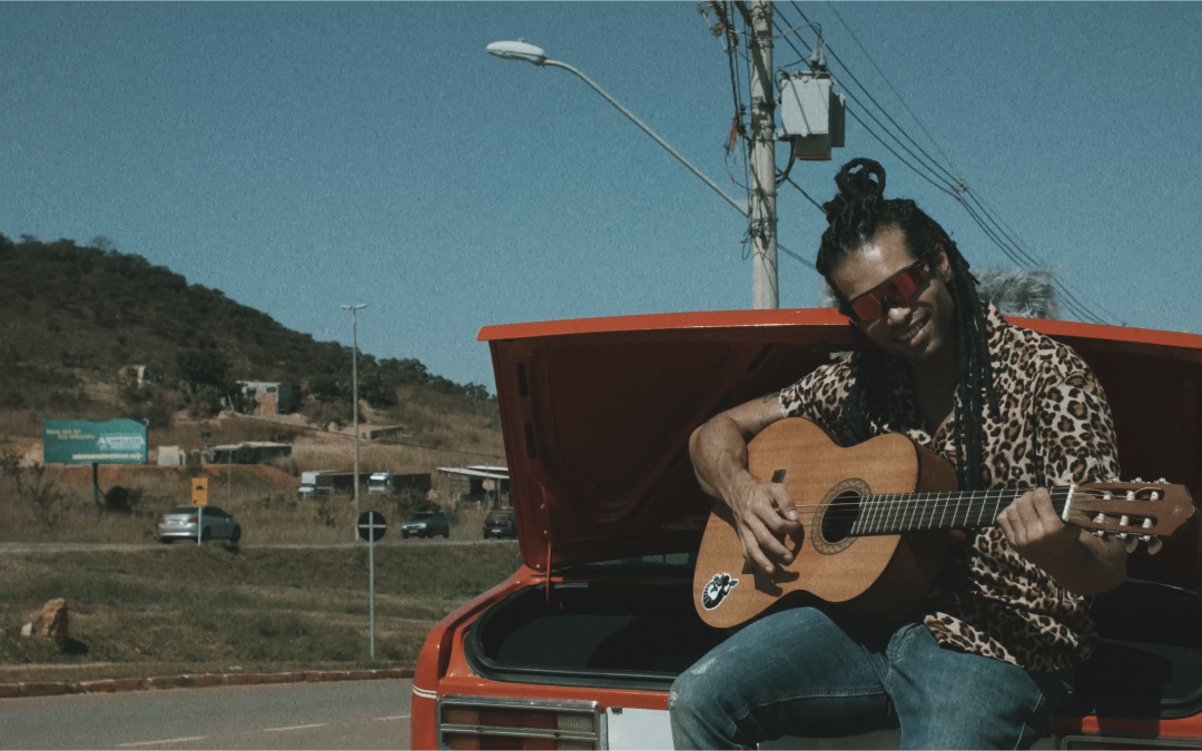 Indicação Trace: Em “Tagarelá”, Venusto fala sobre falta de toque e alfineta racismo em samba pop eletrônico