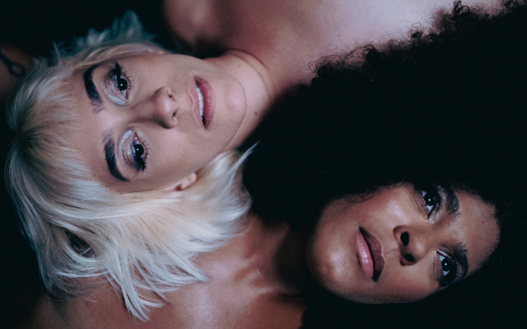 Josyara e Juliana Linhares SE UNEM clipe e single de “Não Tem Lua”, de Asa de Águia