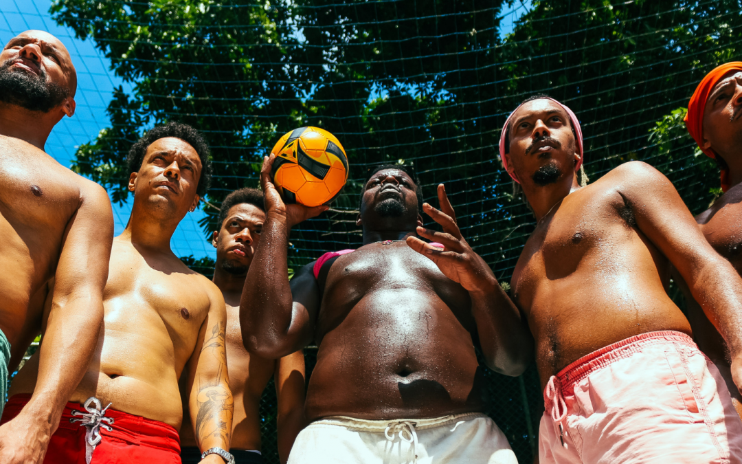 “Pelada”, peça dirigida por Orlando Caldeira, estreia hoje no Rio de Janeiro