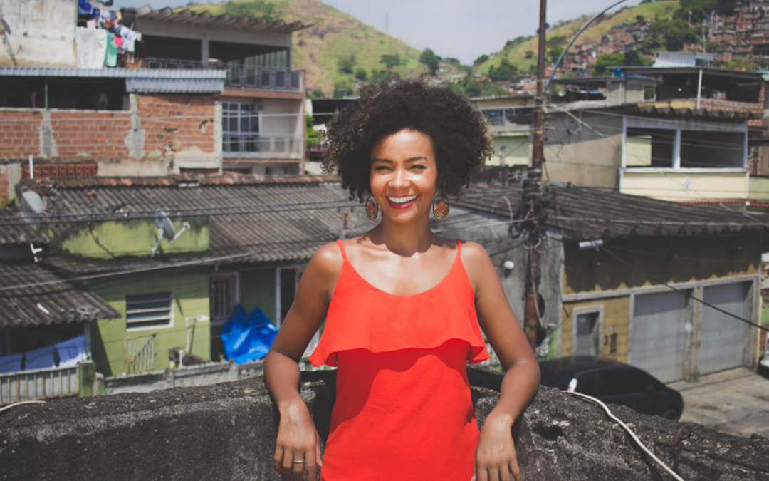 Natália Balbino celebra boa fase como atriz em “Medusa” e também como roteirista em “Escola de Quebrada”