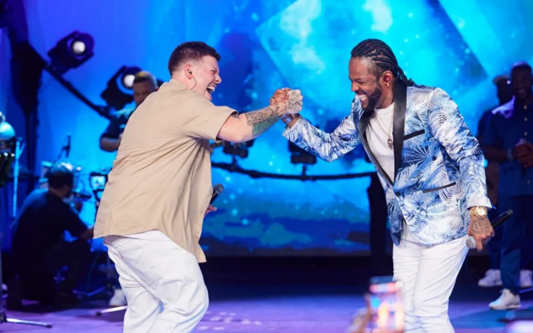 Trace Indica: Xande de Pilares lança audiovisual de “Me Abraça”, samba que traz a participação de Ferrugem.