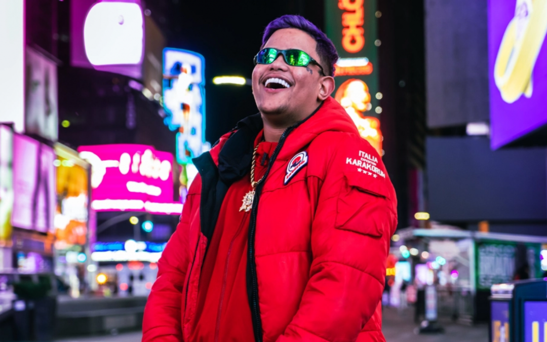 Com clipe na Times Square, Mc Gabzin lança “Sabe O Que Faz”