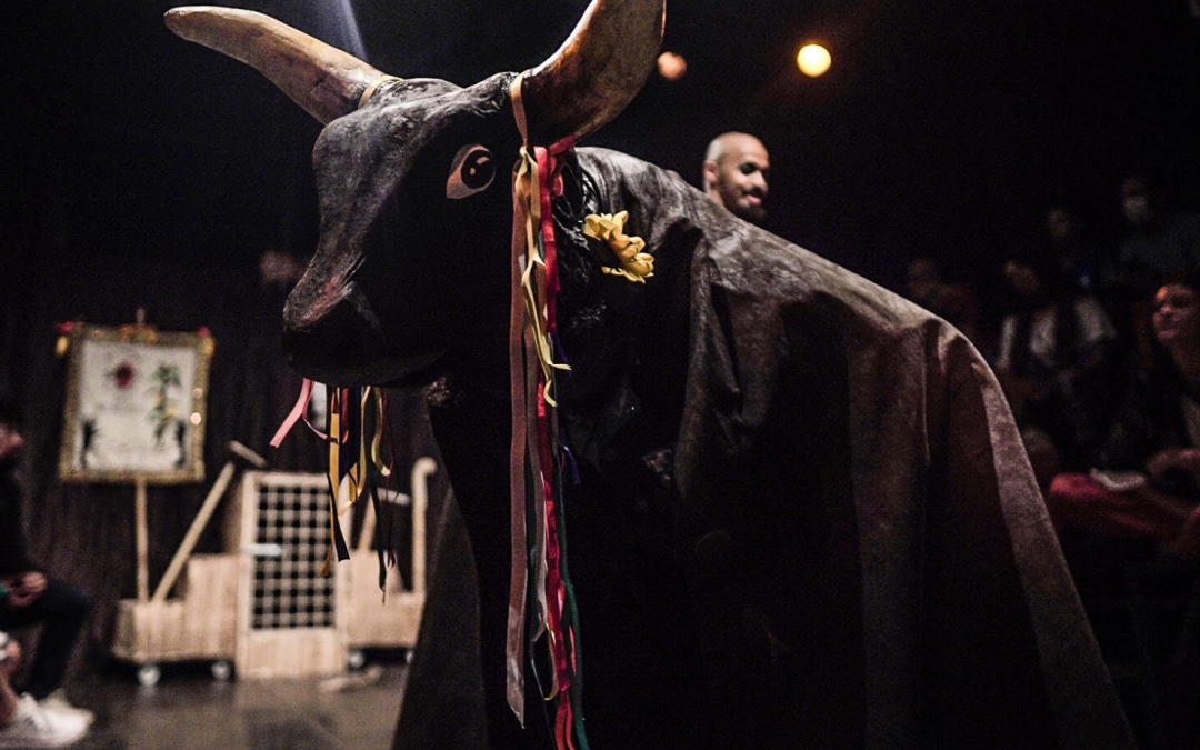 Novo espetáculo do grupo Clariô faz estreia no Sesc Pompeia com direção de Naruna Costa