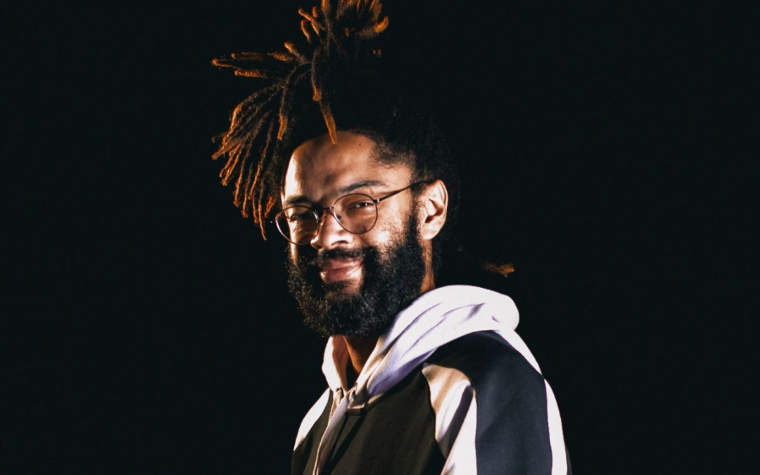 Evandro Fióti celebra Darcy Ribeiro em espetáculo inédito em São Paulo