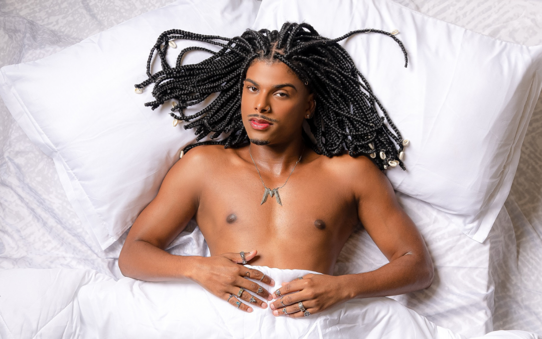 WD aposta em clipe sensual e contracena com influenciadores em novo single