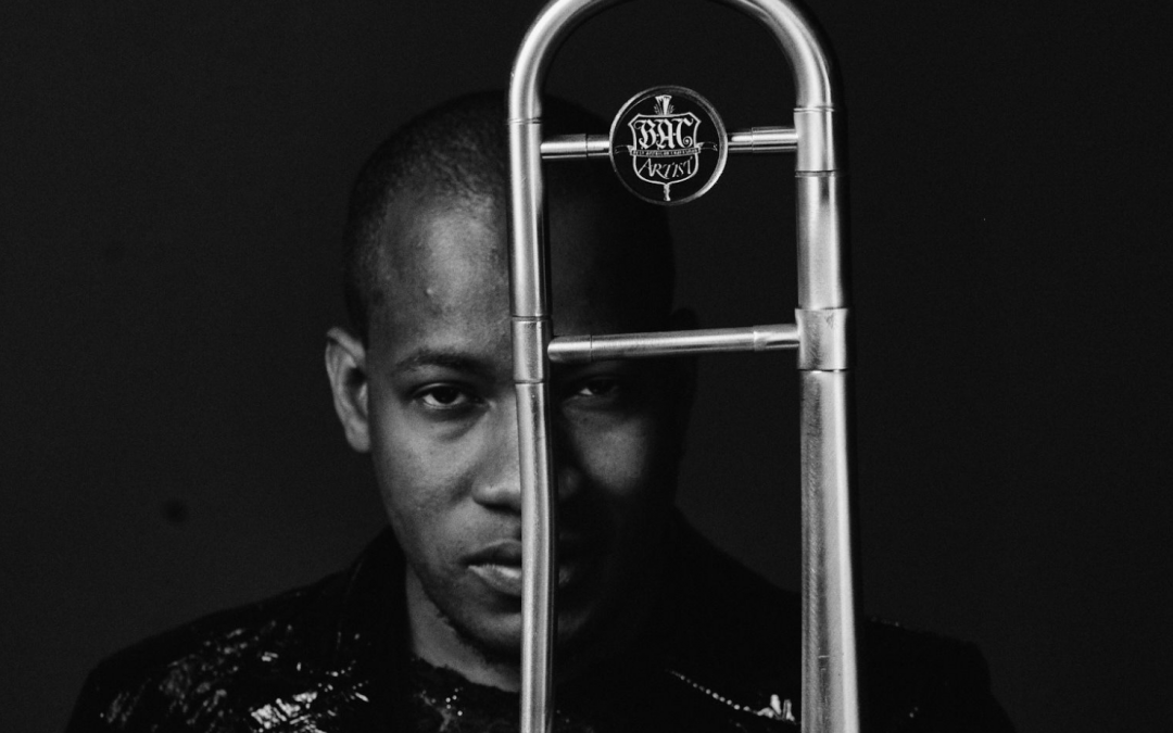 Joabe Reis leva turnê “028” ao Teatro Alfredo Mesquita em São Paulo