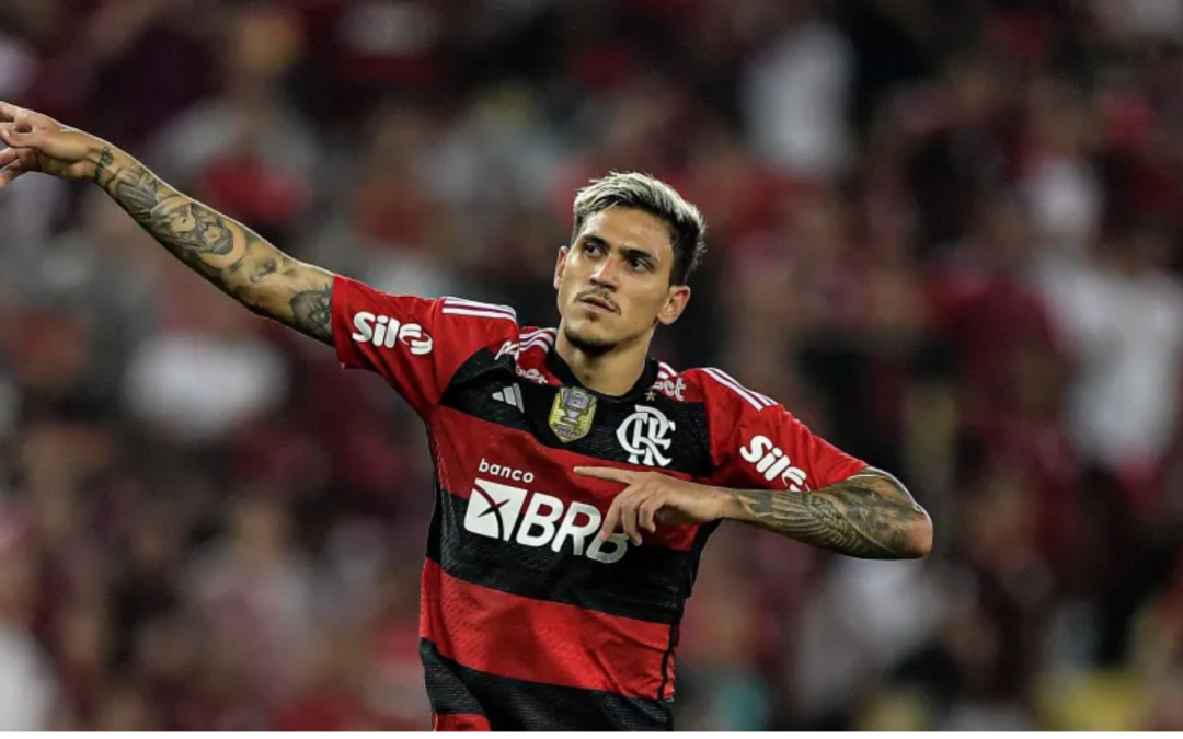 Preparador físico do Flamengo dá um soco na boca de Pedro após vitória do time