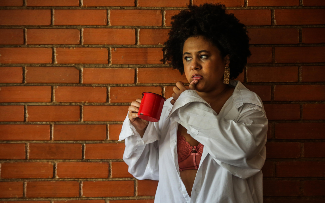 Com participações de Jéssica Ellen, Nego Alvaro e Bell Barbosa, Marina Iris comanda roda de samba na Lapa