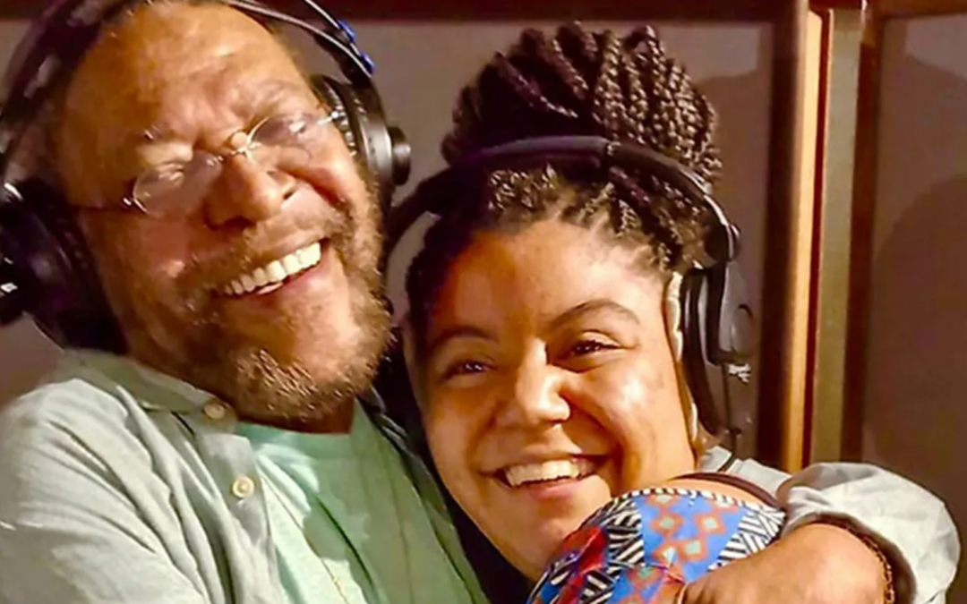 Celebrando o dia dos pais, Alegria Ferreira lança “Pra Mãe Tereza” e emociona Martinho da Vila