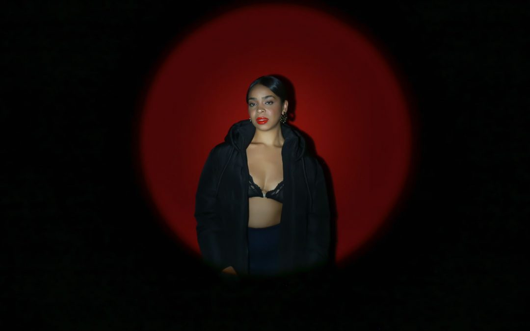 HANIFAH, filha de KL Jay, lança primeiro single pela Symphonic Brasil