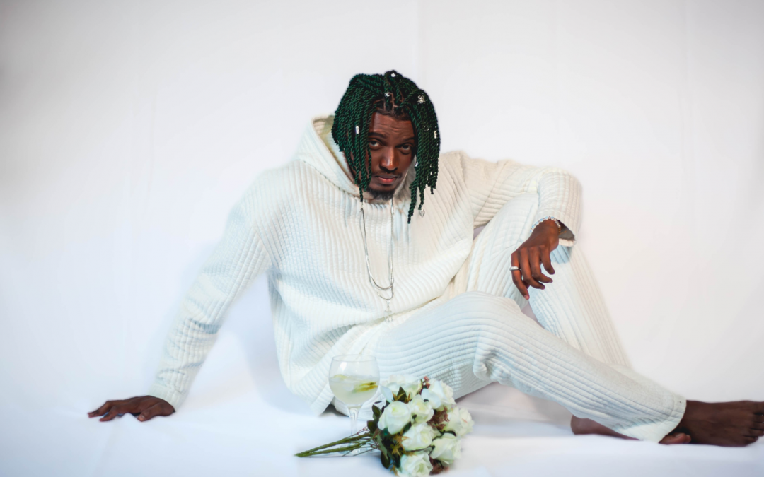 Endossado por Djonga, Max Souza se apresenta agora como Kult. Confira o som do rapper mineiro.