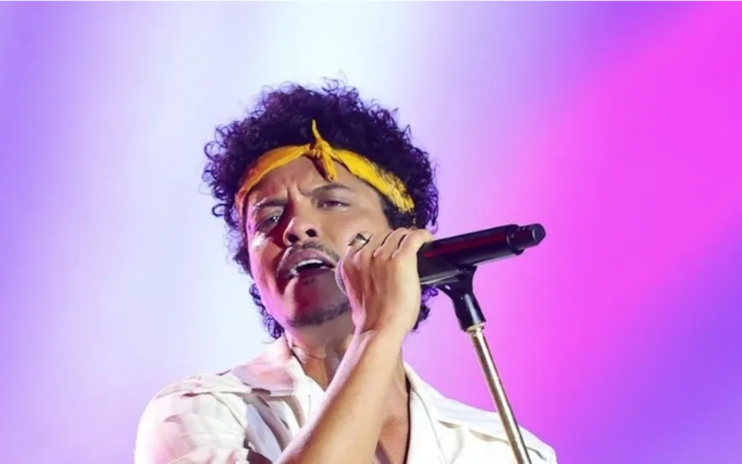 Herdeiro espiritual de Michael Jackson e Prince, Bruno Mars poderia dar workshop para outros artistas sobre como fazer um show