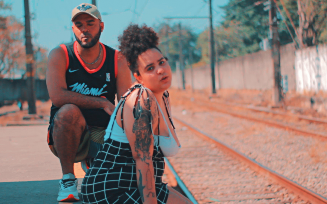 Jeza da Pedra e mellina refletem desejos suburbanos em “Aquele Vídeo Nosso Que Ninguém Pode Ver”