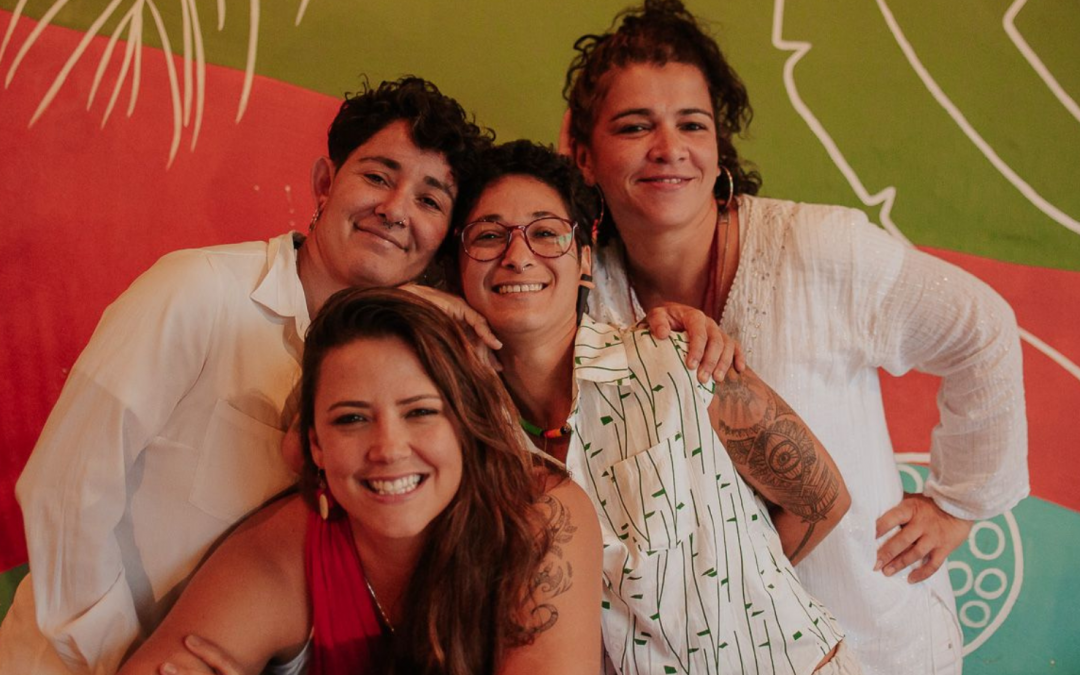 Luara e as Comadres exalta a raiz feminina do Samba em seu primeiro álbum