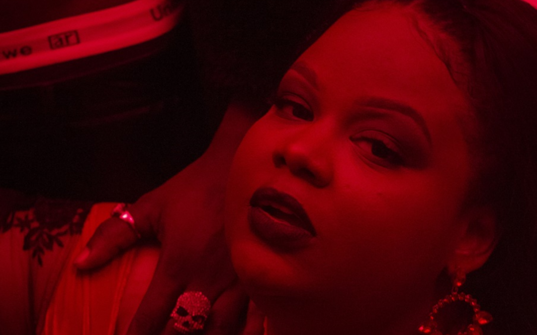 MC Carol lança “Tralha”, álbum explorando trap, grime, funk e com letras ainda mais ousadas