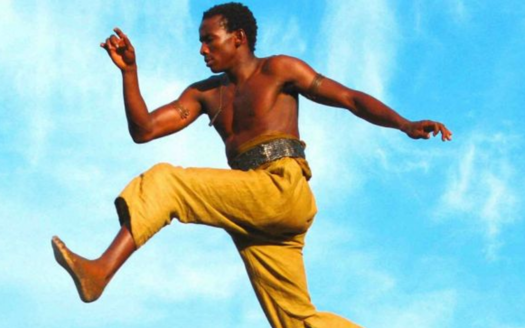 “Besouro” celebra capoeira, Orixás e luta preta sob um resultado cinematográfico irregular