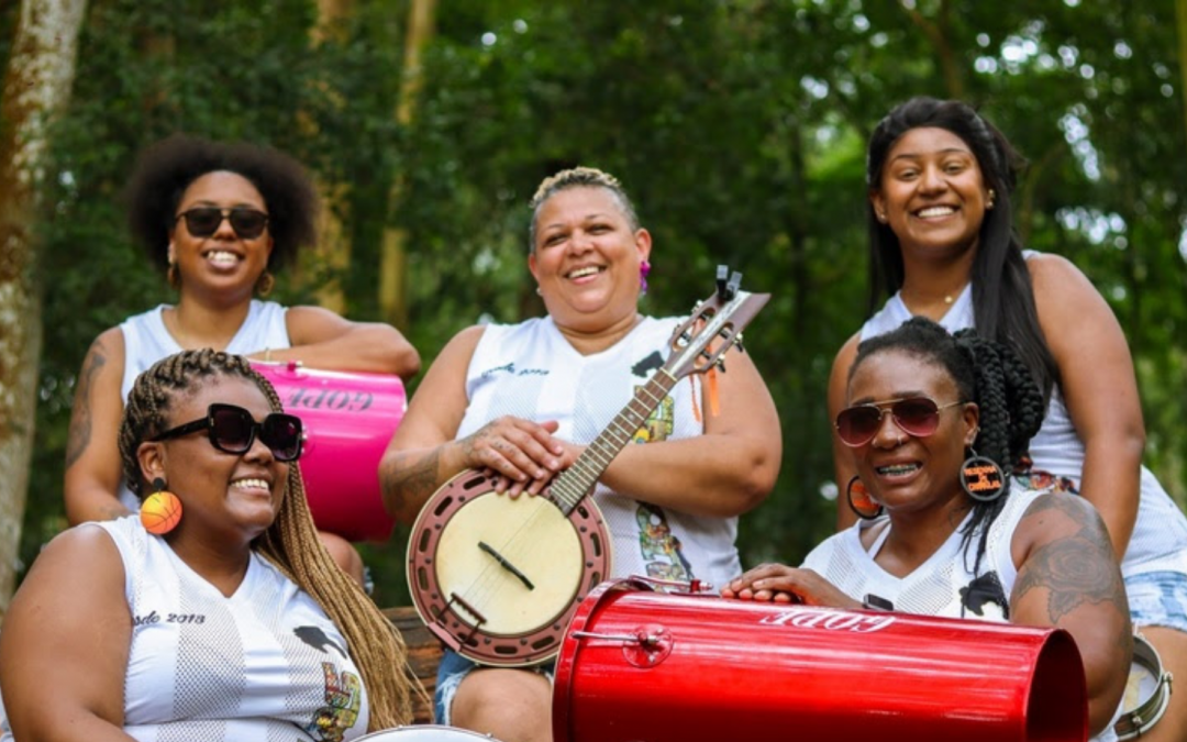 Roda de samba Resenha de Crioulas realiza show com protagonismo negro e feminino