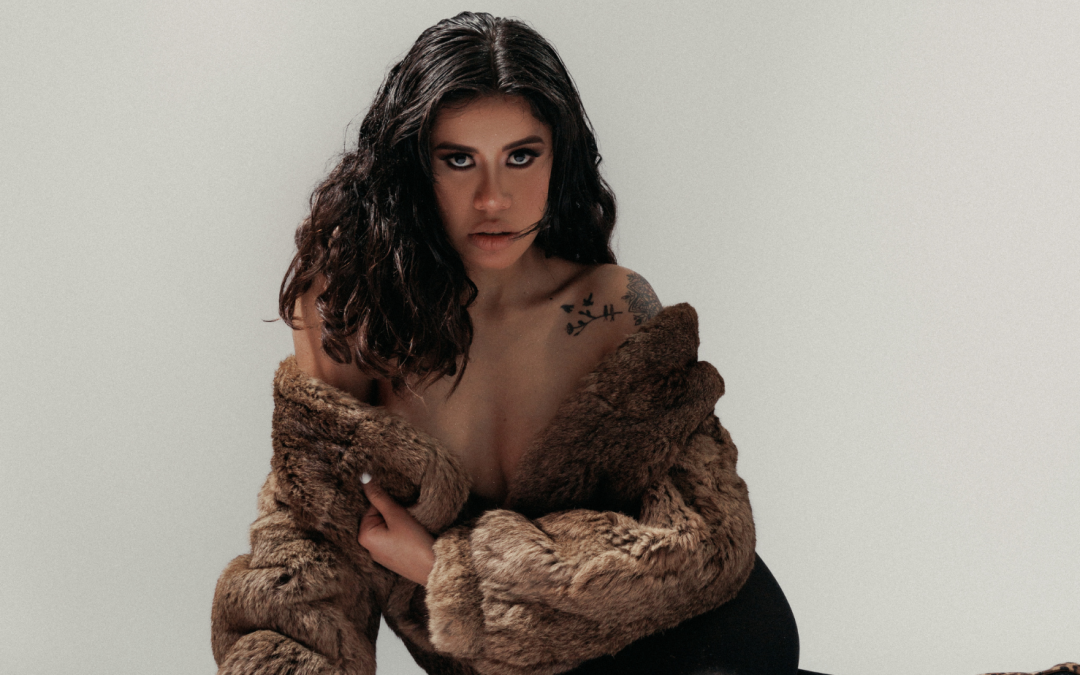 Bem Bolado, novo single de Bela Rio, traz guinada da MPB bucólica para a sensualidade latina e urbana