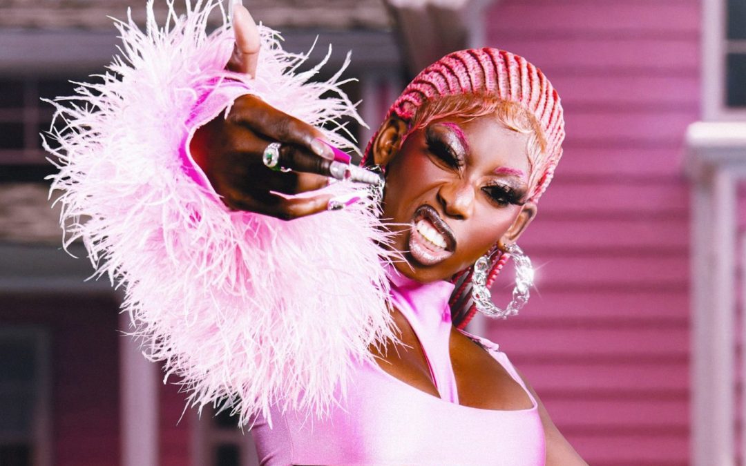 MC Soffia completa 20 anos de idade e 13 anos de carreira