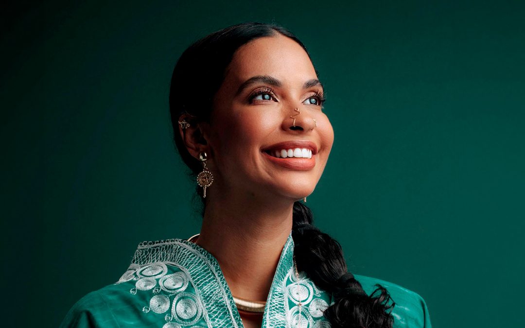 Cantora afroindígena Héloa apresenta seu disco “ylDé” no Centro Cultural São Paulo