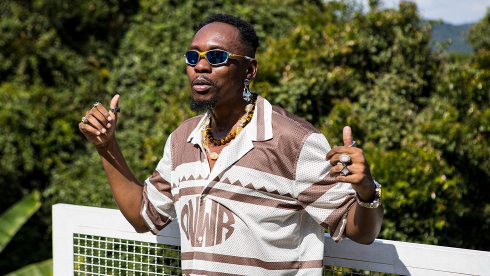Unindo o jazz ao funk, o rapper Rincon Sapiência lança 