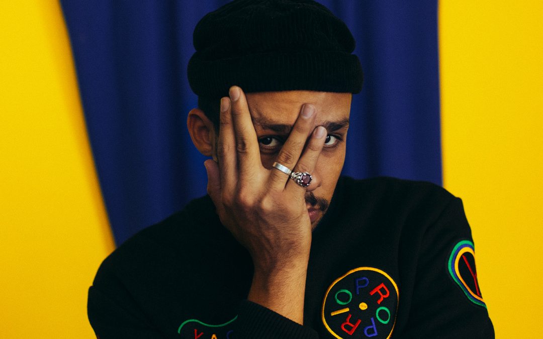 Yago Oproprio lança primeiro álbum de sua carreira consolidando seu estilo inovador no rap