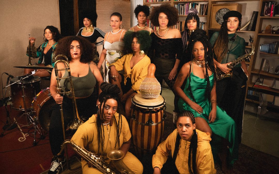 Dialogando com a música africana e reverenciando cantoras brasileiras, Funmilayo Afrobeat Orquestra se apresenta no Sesc Santana