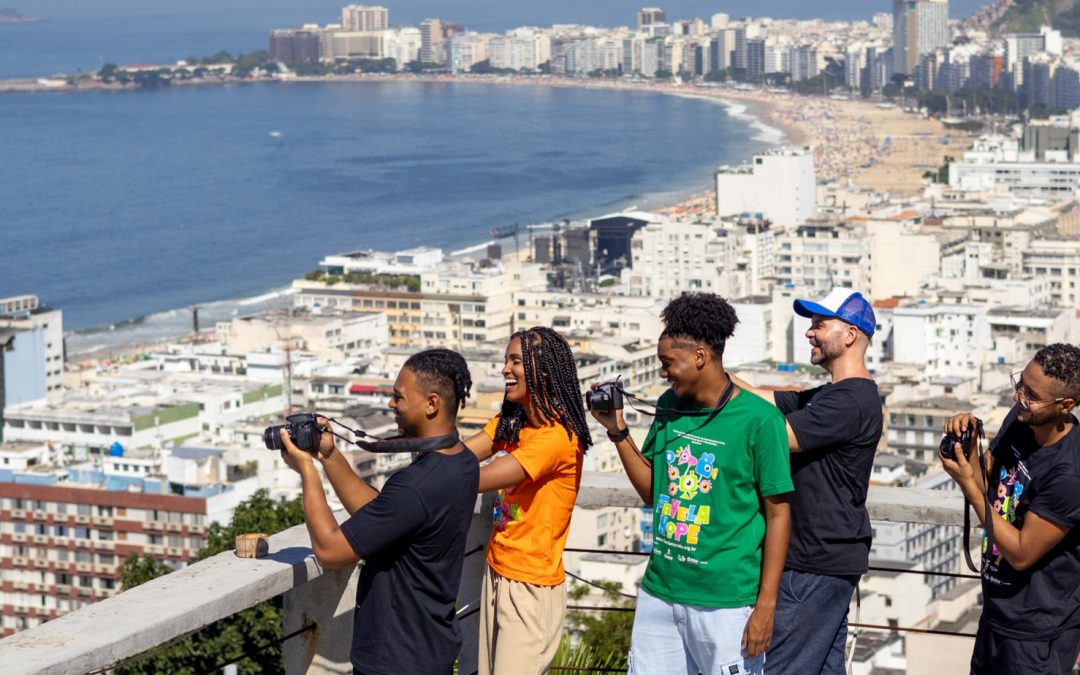 Projeto Favela Hope abre inscrições para curso gratuito de fotografia e vídeo no Morro da Babilônia, no Rio de Janeiro