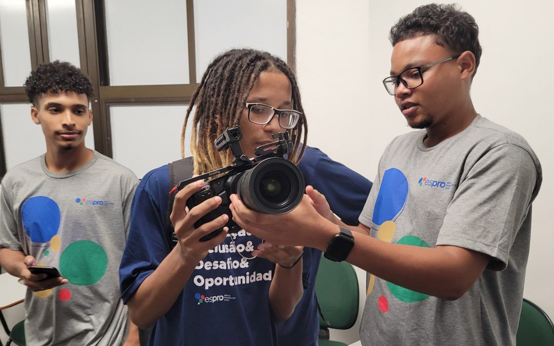 Sala Walter da Silveira exibe documentário produzido durante curso gratuito para jovens negros de Salvador