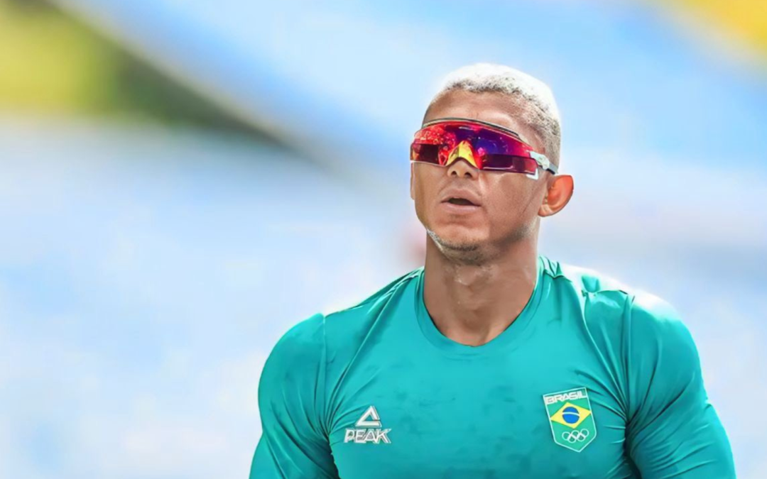 Isaquias de Queiroz é prata na canoagem e se torna o segundo maior medalhista da história do Brasil