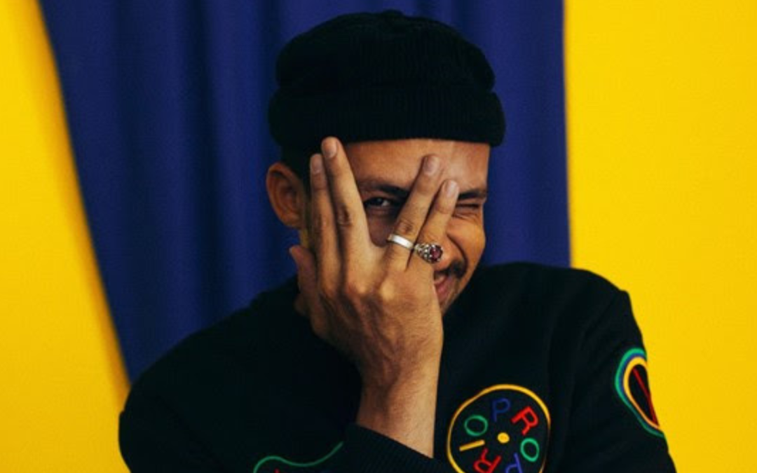Yago Oproprio lança seu novo álbum no palco do Circo Voador no Rio de Janeiro