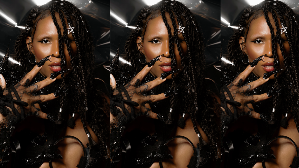 Siamese: cantora, compositora e travesti – lança álbum de estreia homônimo