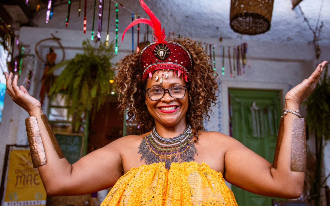 Chef Flávia Alves promove festa de Carnaval com muito samba e afrobeat em Paraty