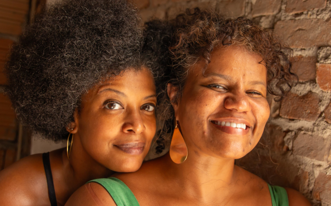 Thalma de Freitas e Helô Ferreira cantam músicas de amor no Bona dia 25 de abril