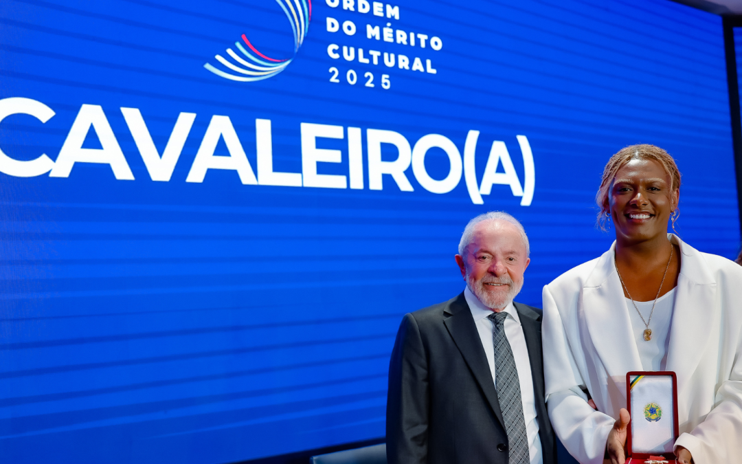 Liniker recebe honraria do Ministério da Cultura em cerimônia da Ordem do Mérito Cultural (OMC)